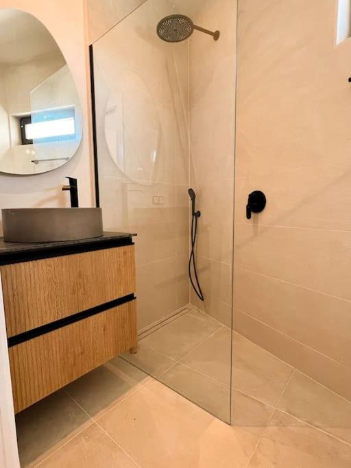 Luxury House Front Line Vakantiehuis *